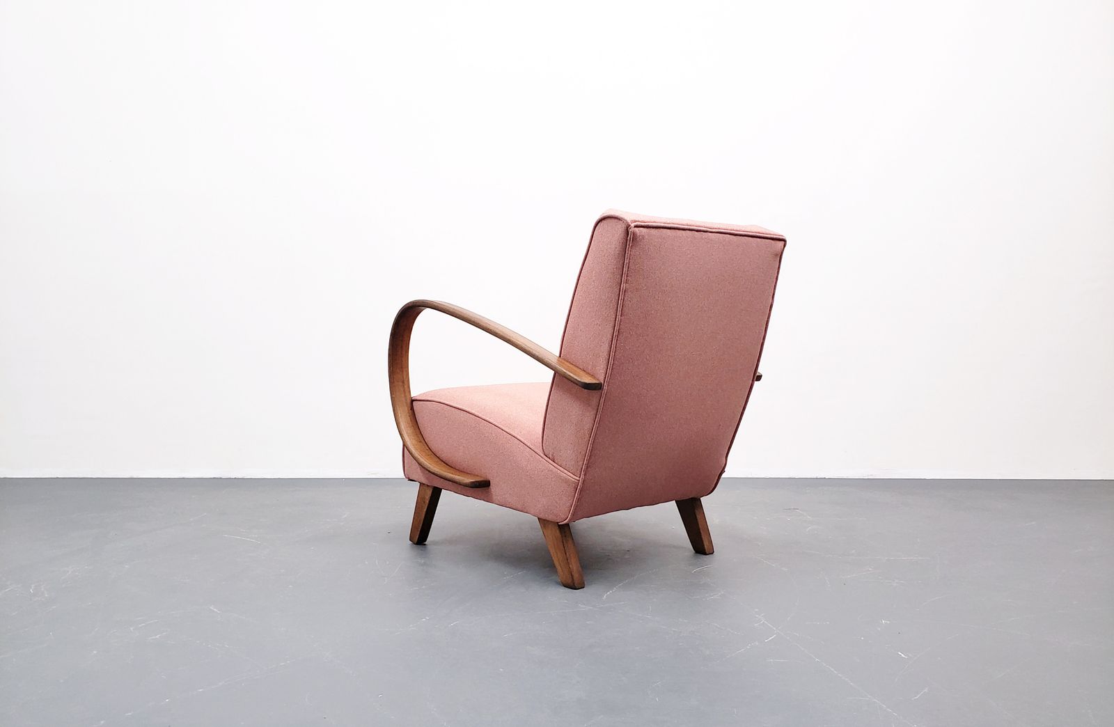 1930 Jindrich Halabala Bentwood Armchair In Rose Pink photo 1200.0