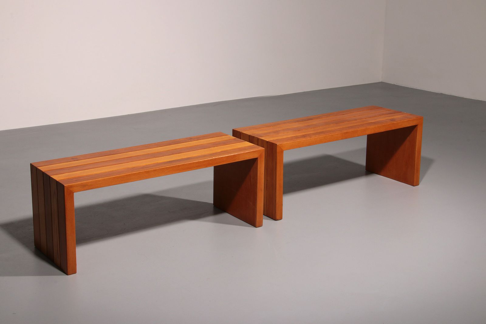 850.0 Elegant Italian Mid Century Beechwood Bench (1960s) photo