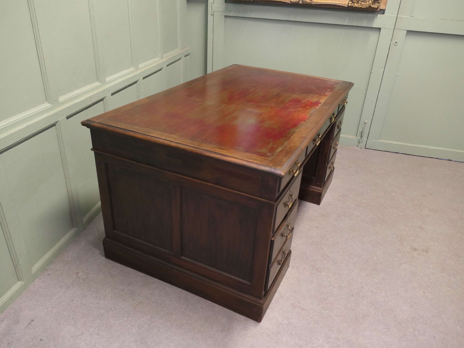 A Large Victorian Heavy Quality Pedestal Desk photo 1500.0