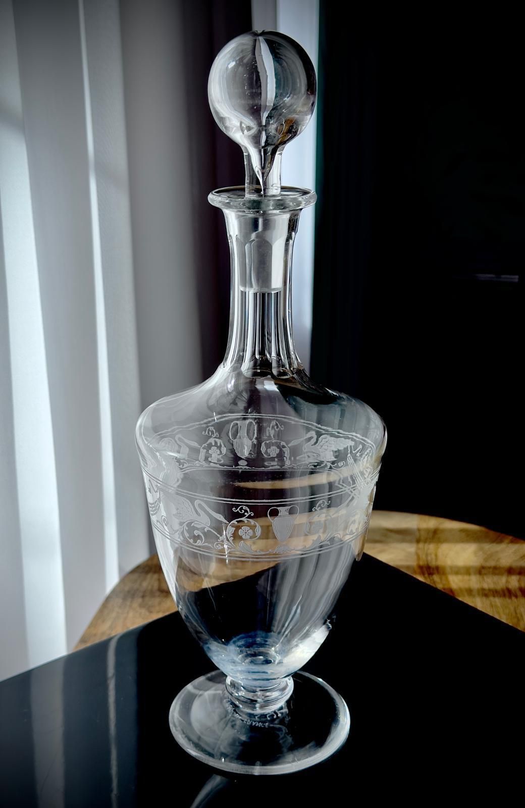 photo vinterior French Baccarat Cognac Decanter With Swan Engraving, 1920s