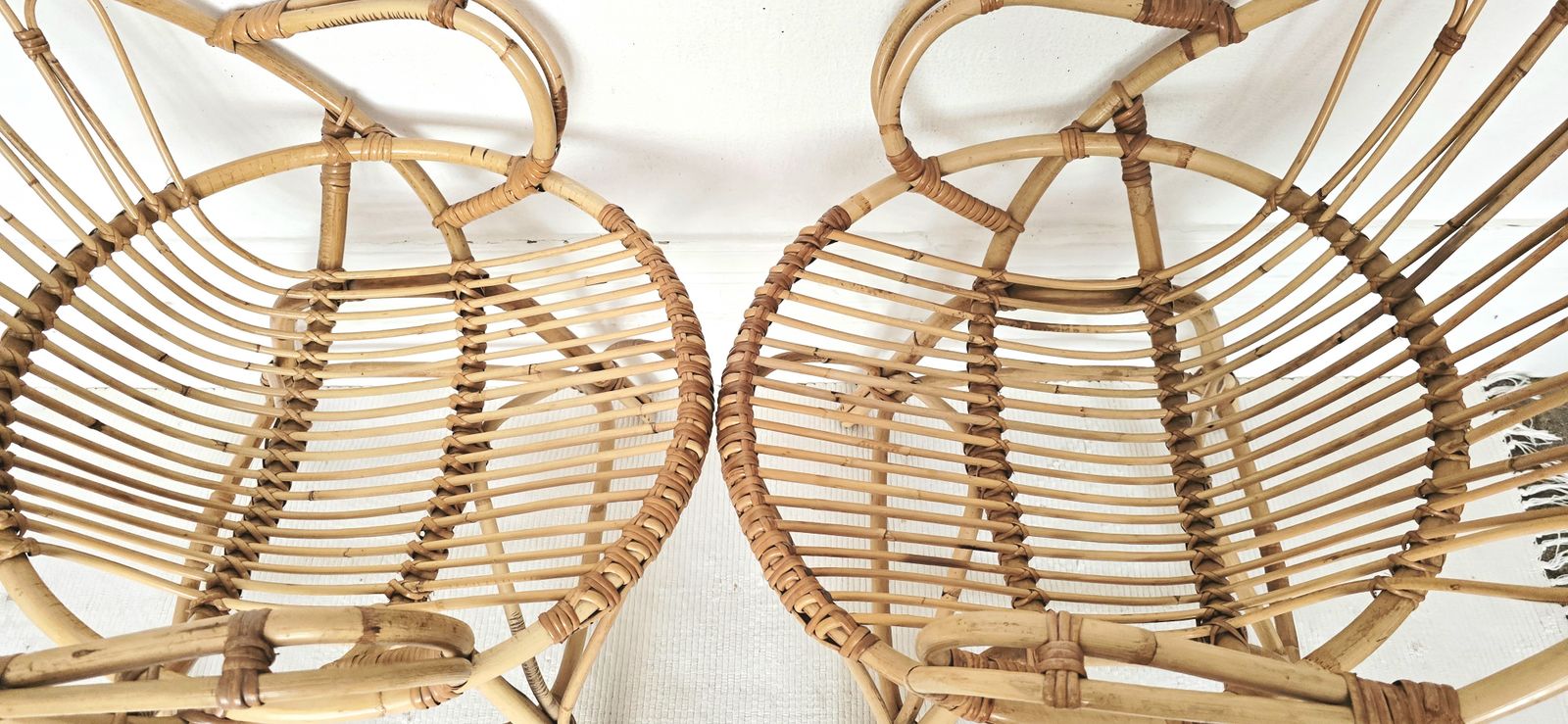 A Pair Of Mid Century French Bamboo Clam Shell Chairs, Riviera. photo vintage