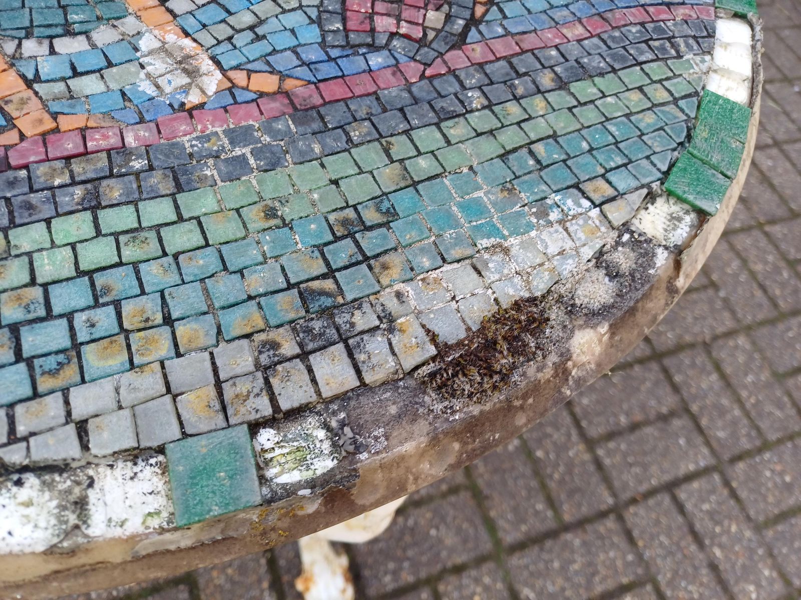 Victorian Britannia Garden Table Antique Cast Iron Mosaic Top Bird Design Rustic Table Outdoor Furniture Ornate Base photo vinterior
