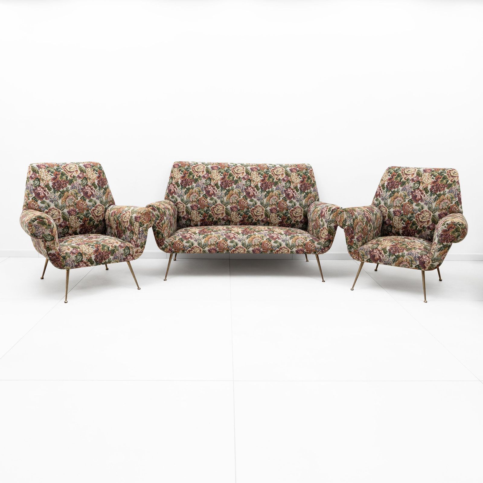 photo furniture Gigi Radice Mid Century Modern Italian Sofa For Minotti, 1950s