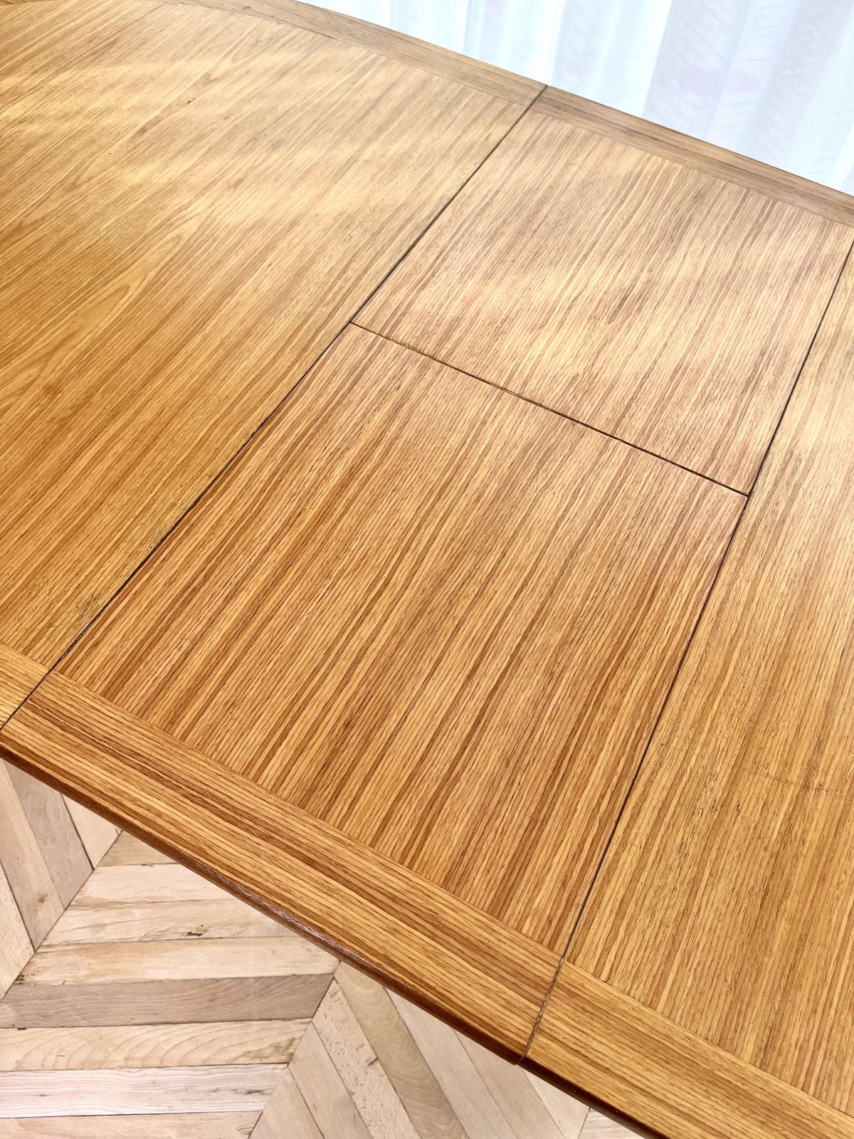 photo vinterior Mid Century Oval Veneered Extending Dining Table