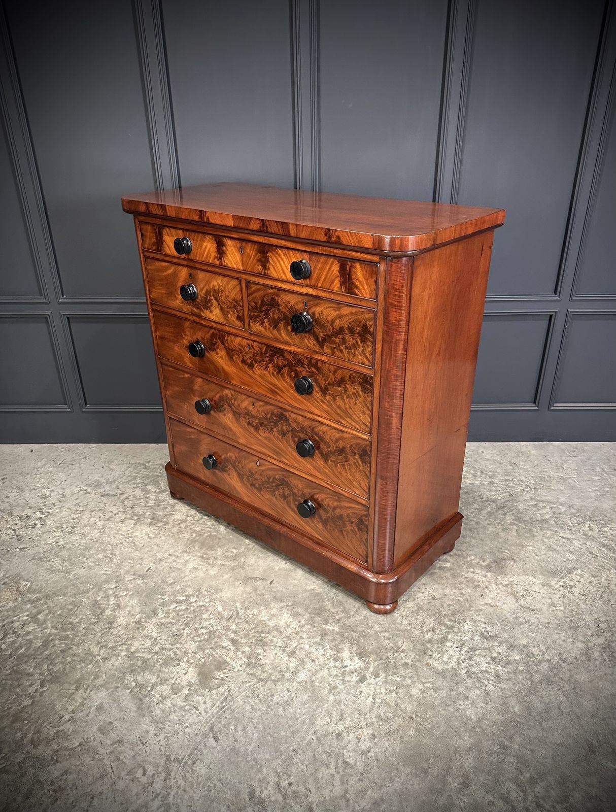 Large Victorian Flame Mahogany Chest Of Drawers photo buy