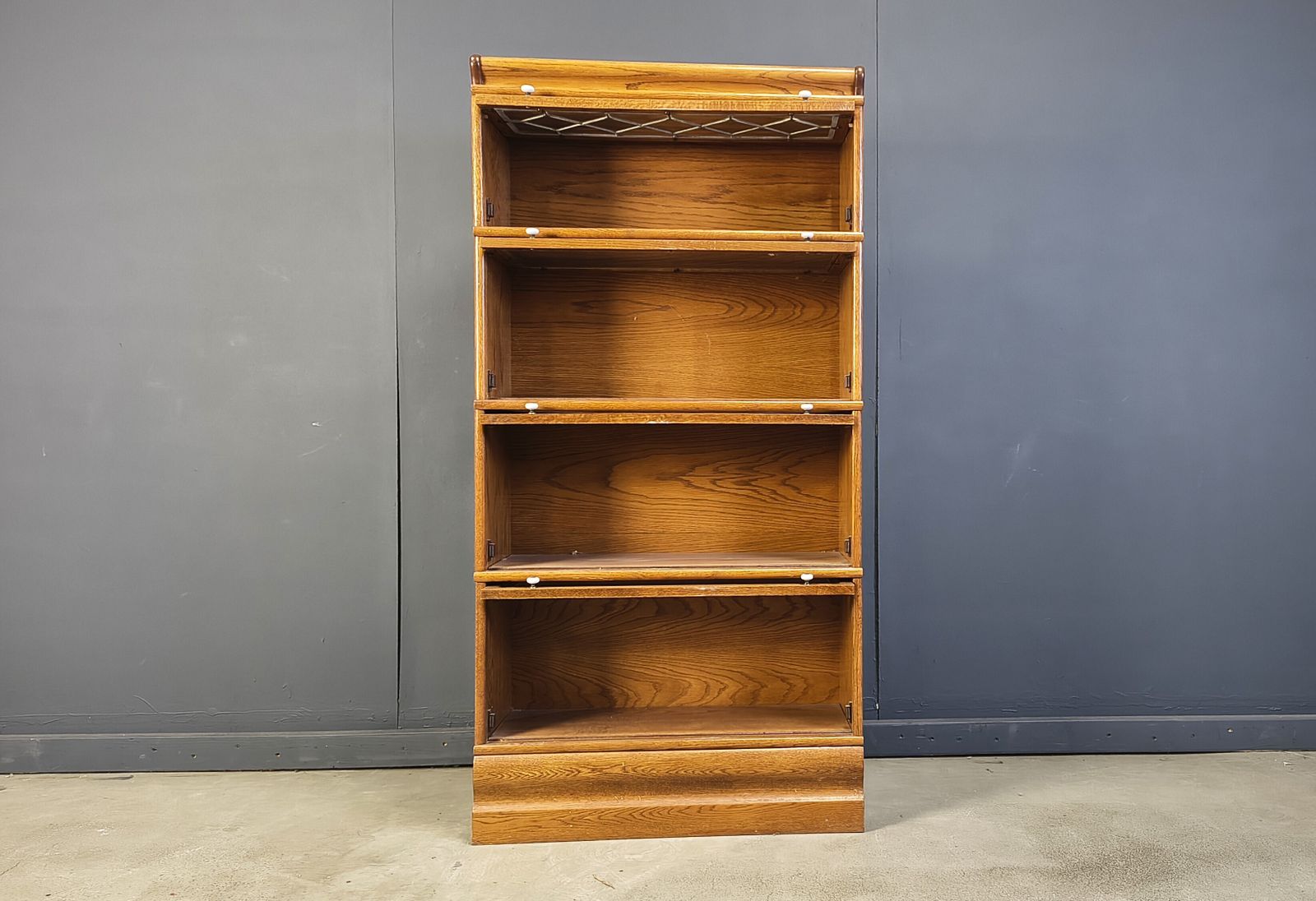 Four Tier Oak Barrister Style Bookcase With Leaded Glass photo 950.0