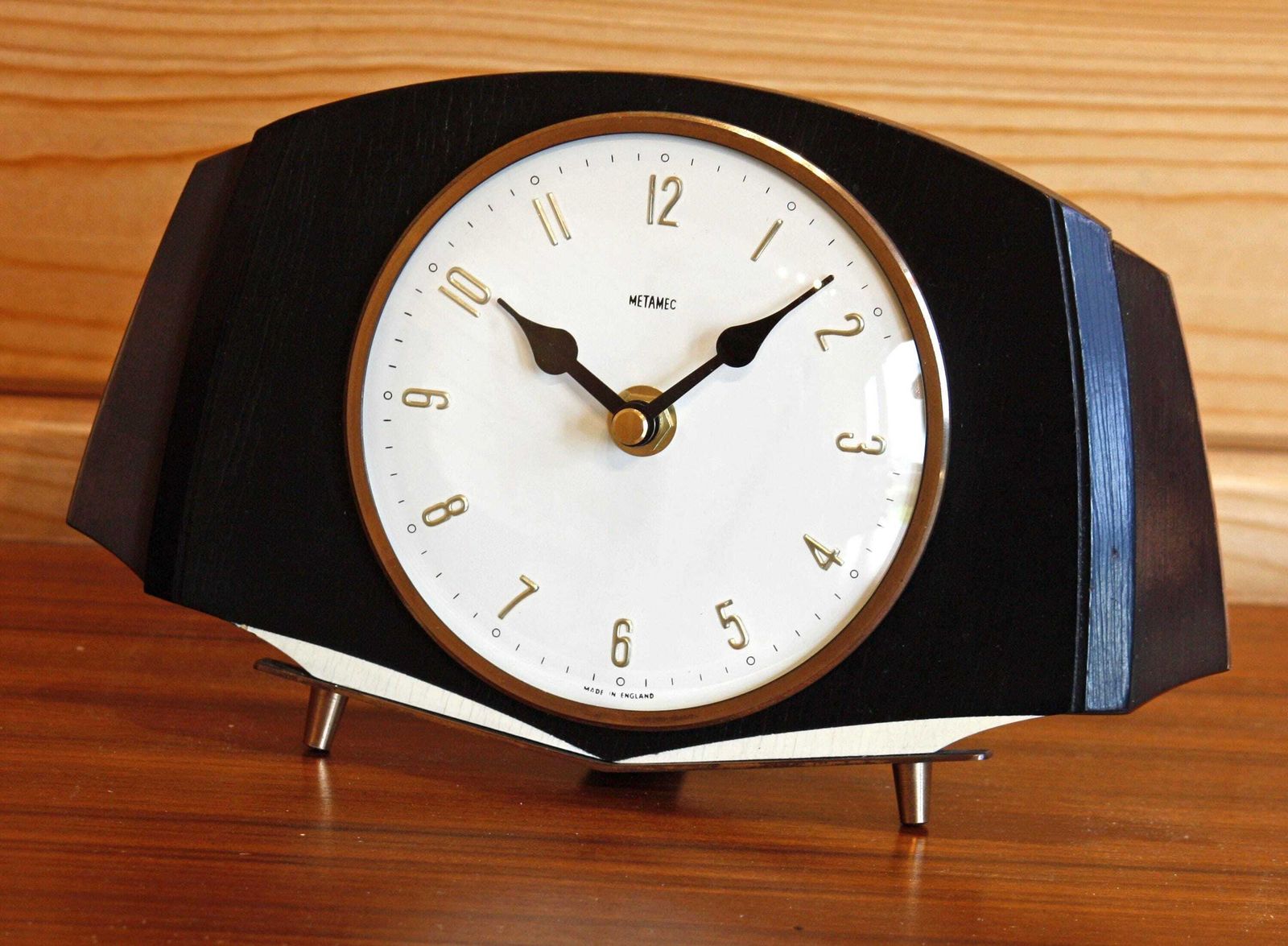Vintage Metamec Mantel Clock   23cm Wooden Retro Mid Century Style 60s Desk Clock Off The Wall Clocks
