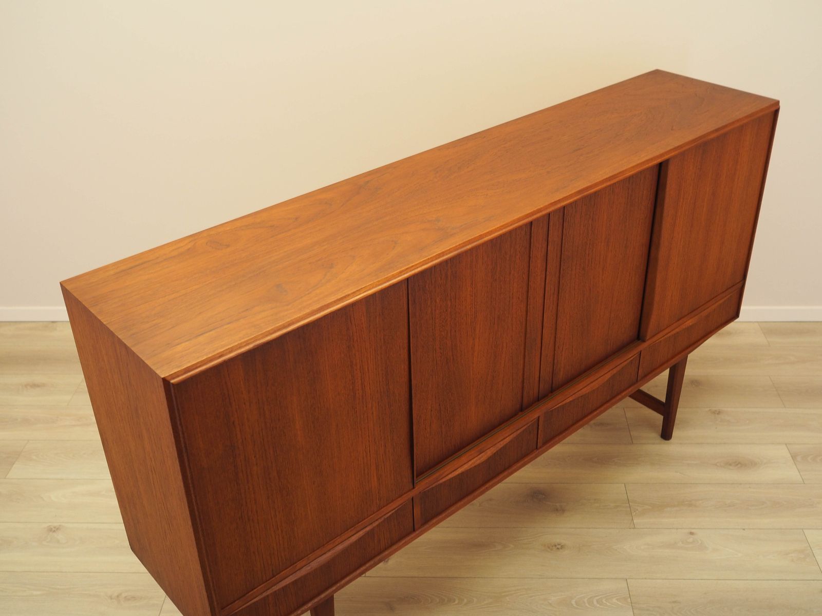photo furniture Teakhouten Highboard, Deens Design, Jaren 1960, Ontwerper: E.W. Bach
