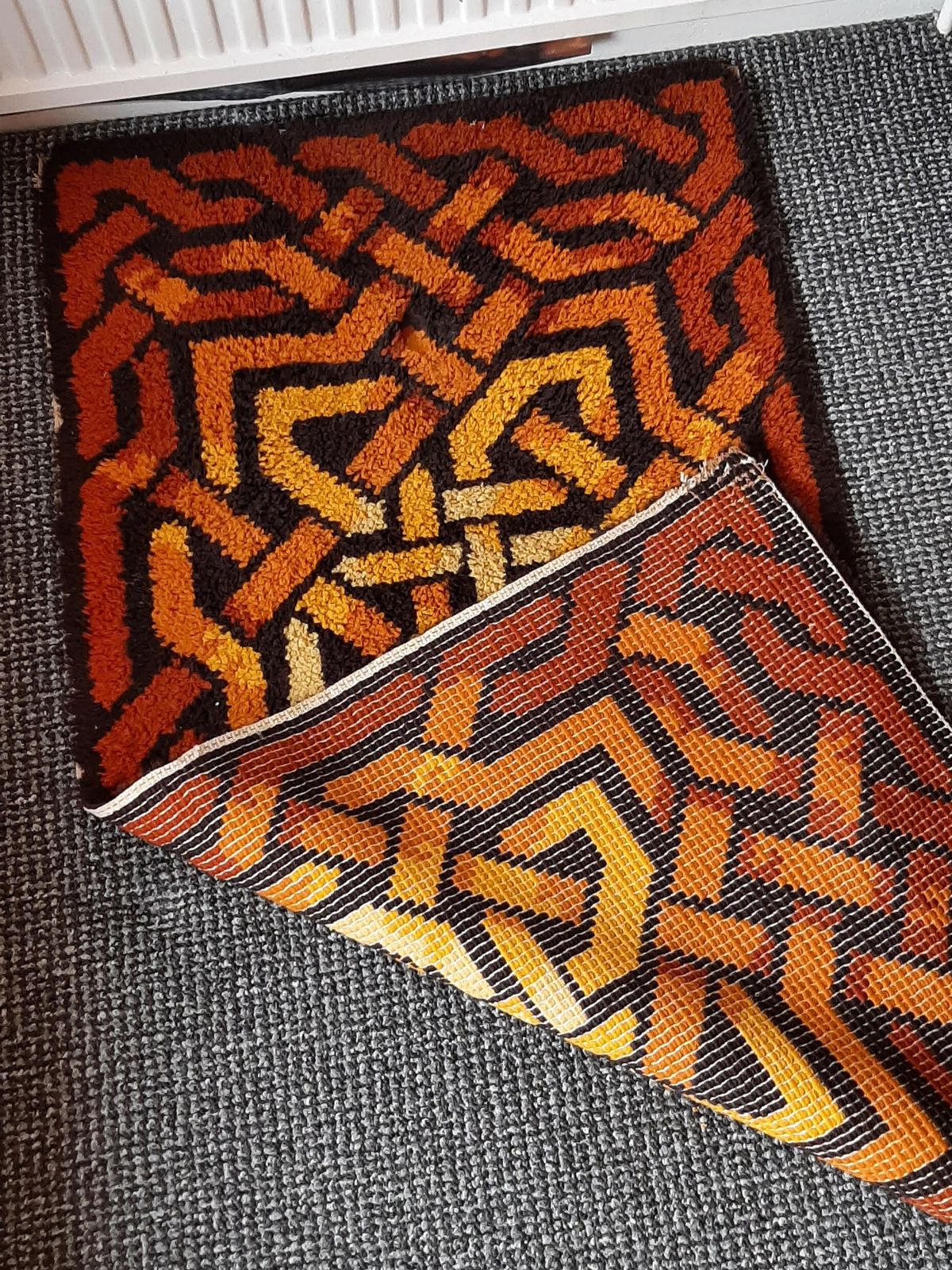Mid Century Shag Pile Latch Hook Rug Small Celtic Pattern In Reds, Oranges And Yellows photo for sale