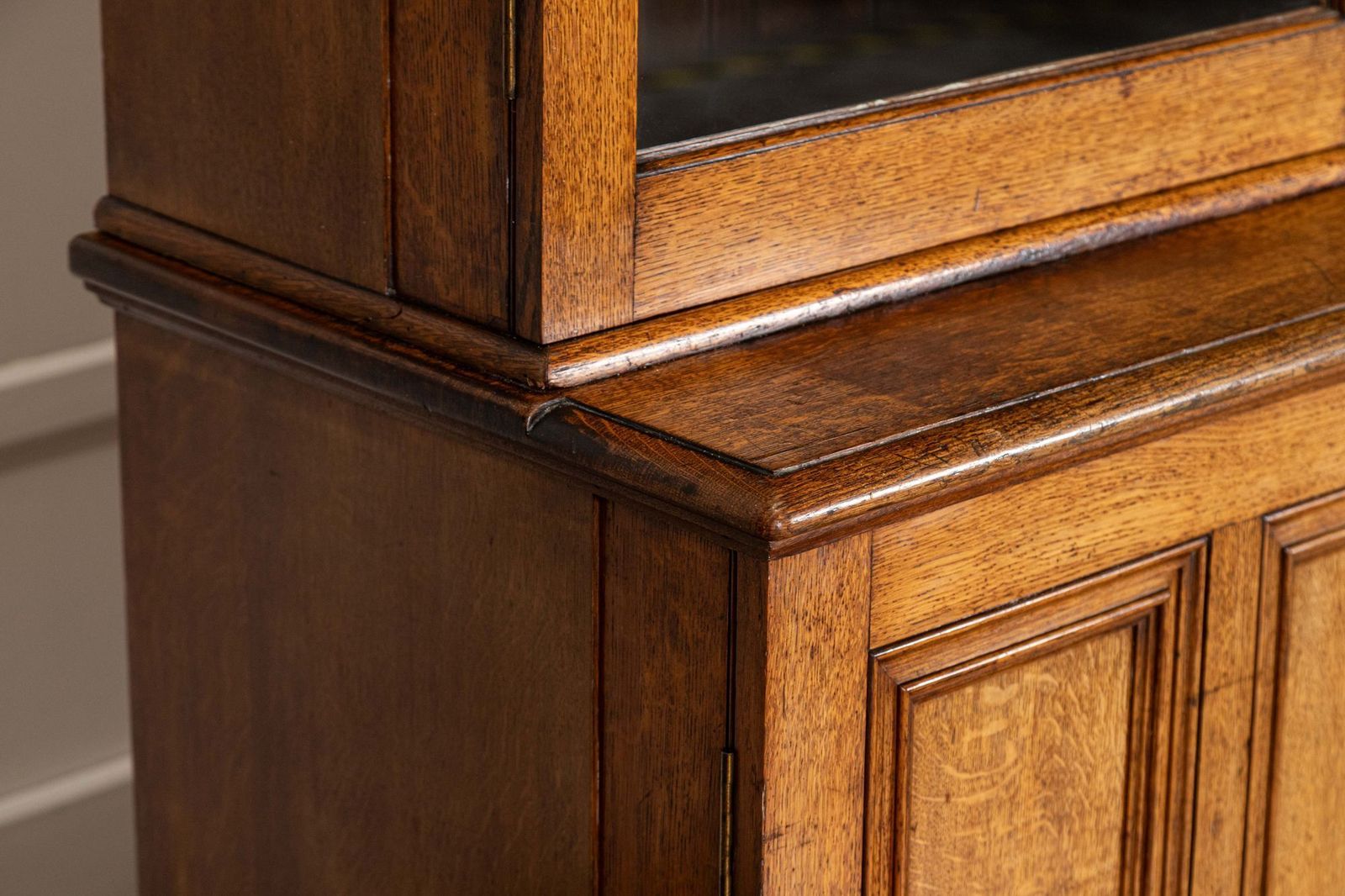 photo vinterior Large 19thc English Oak Glazed Bookcase Cabinet