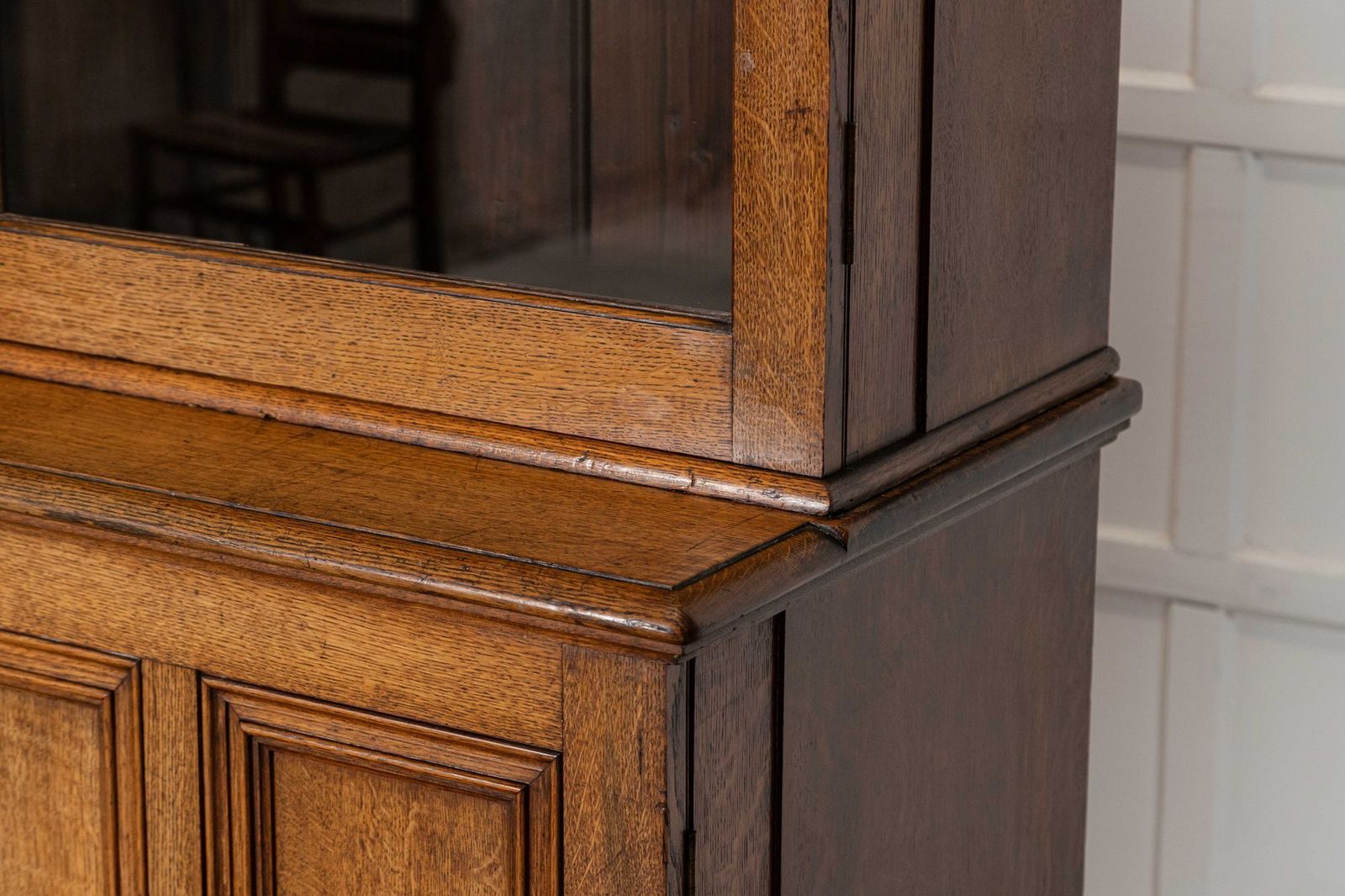 photo vintage Large 19thc English Oak Glazed Bookcase Cabinet