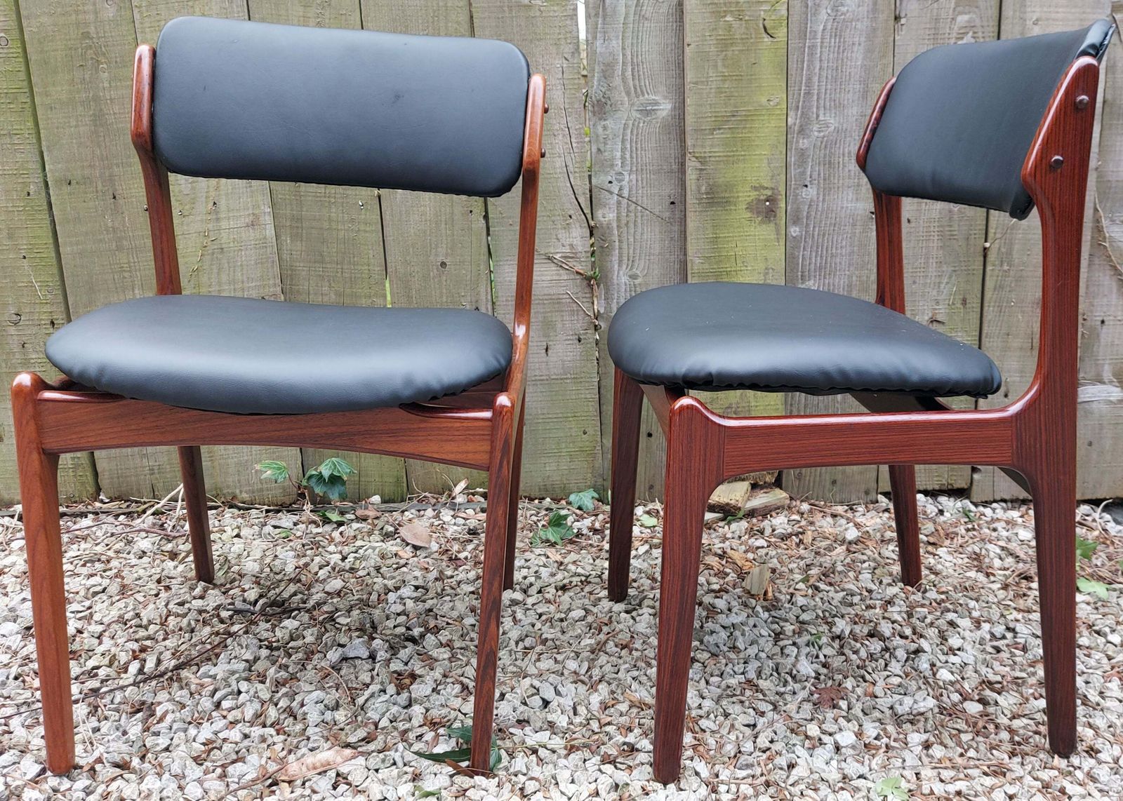 Mcm 2 Rosewood O.D. Mobler A/S Chairs Black Vinyl
