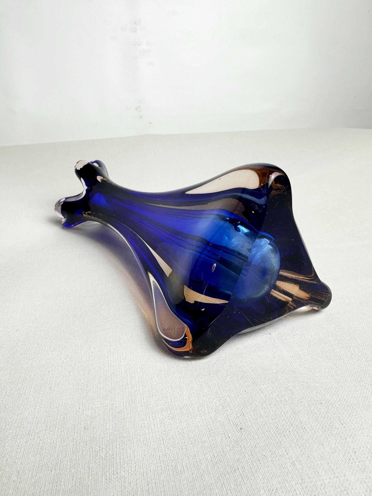 photo furniture Mid Century Murano Cobalt Blue Sommerso Art Glass Vase 1960