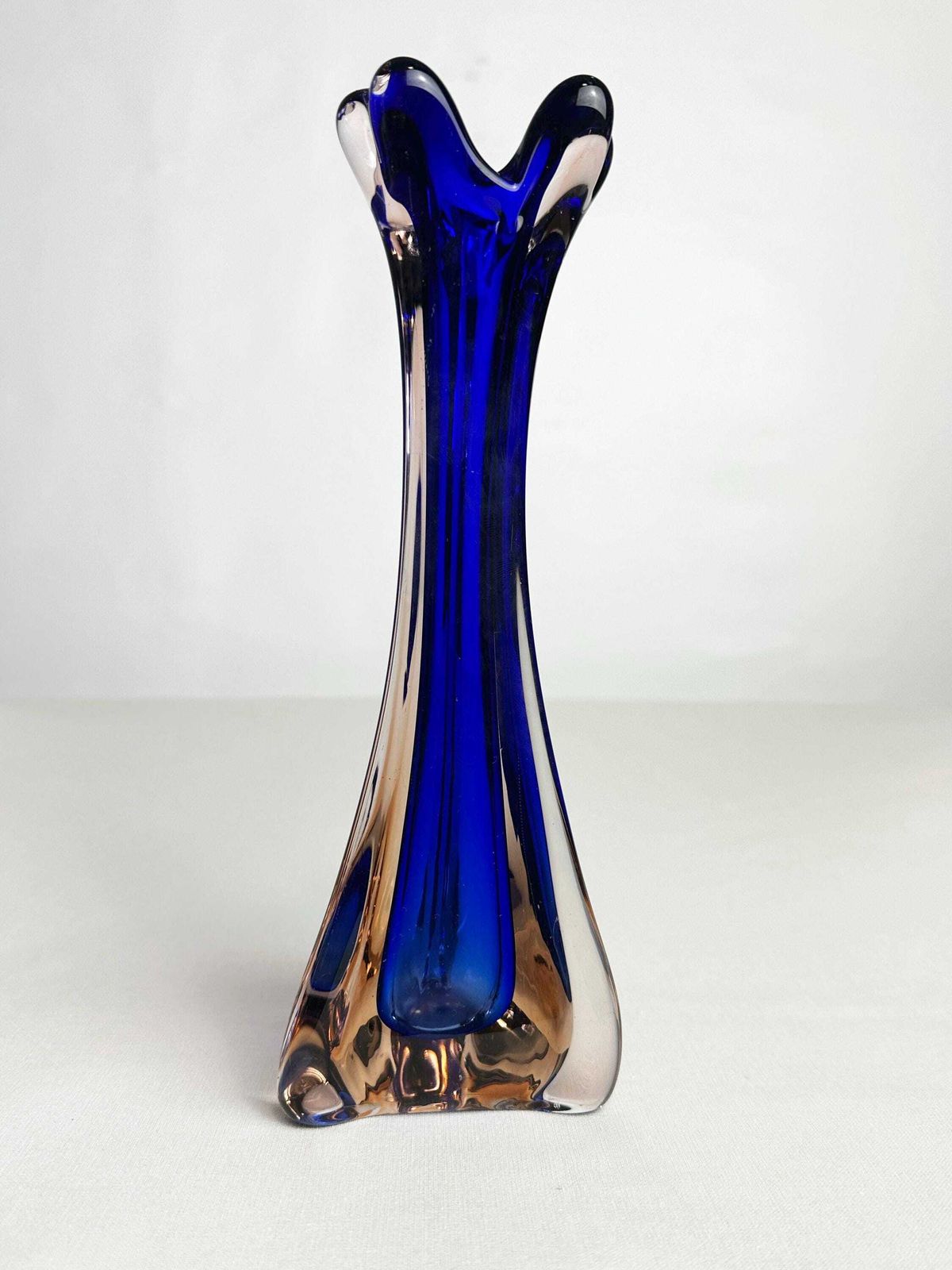 photo vinterior Mid Century Murano Cobalt Blue Sommerso Art Glass Vase 1960