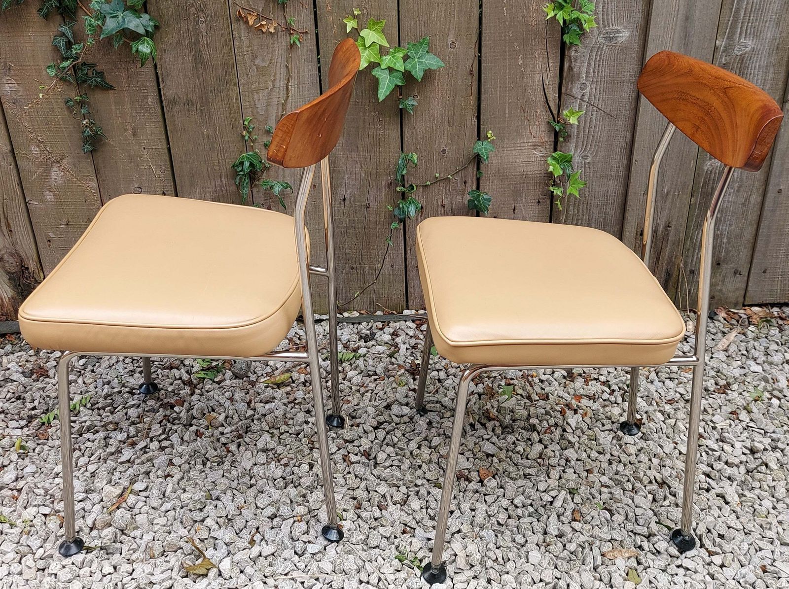 Mid Century Modern 2 Stag 'S' Range Chairs John Sylvia Reid Beige Vinyl photo 450.0
