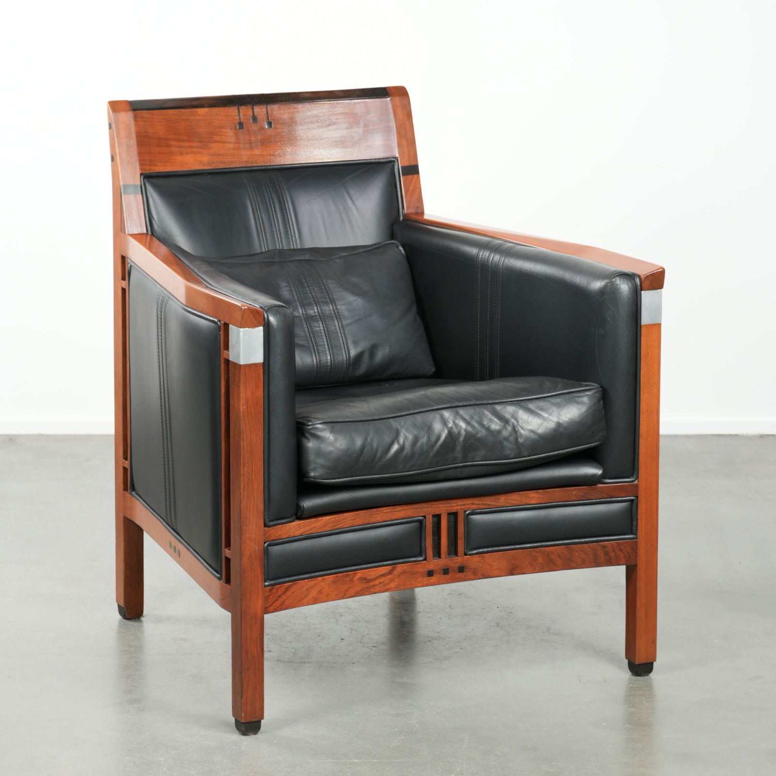 In Good Condition Black Leather Art Deco Schuitema Design Armchair From The Decoforma Series