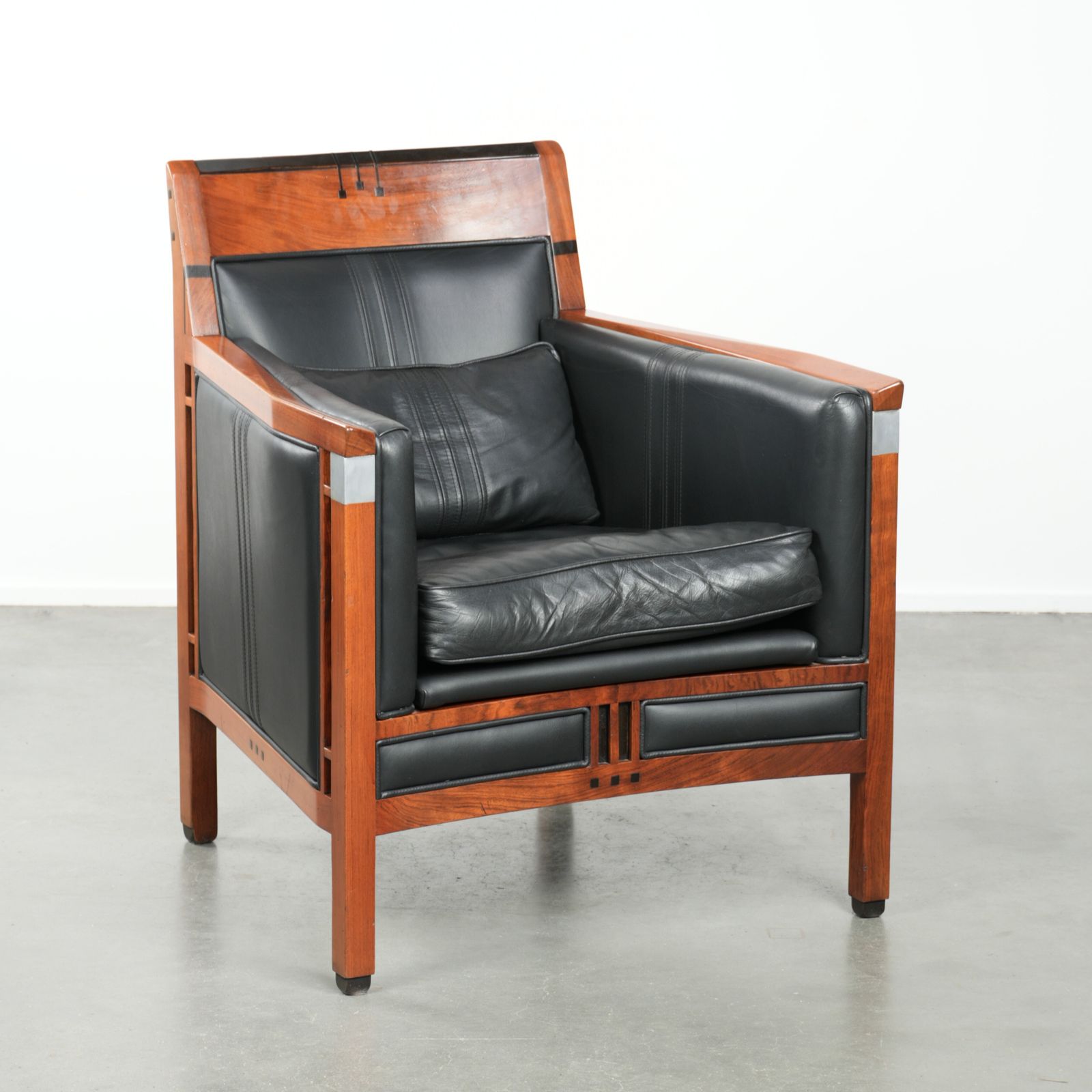 Black Leather Art Deco Schuitema Design Armchair, In Good Condition, From The Decoforma Series