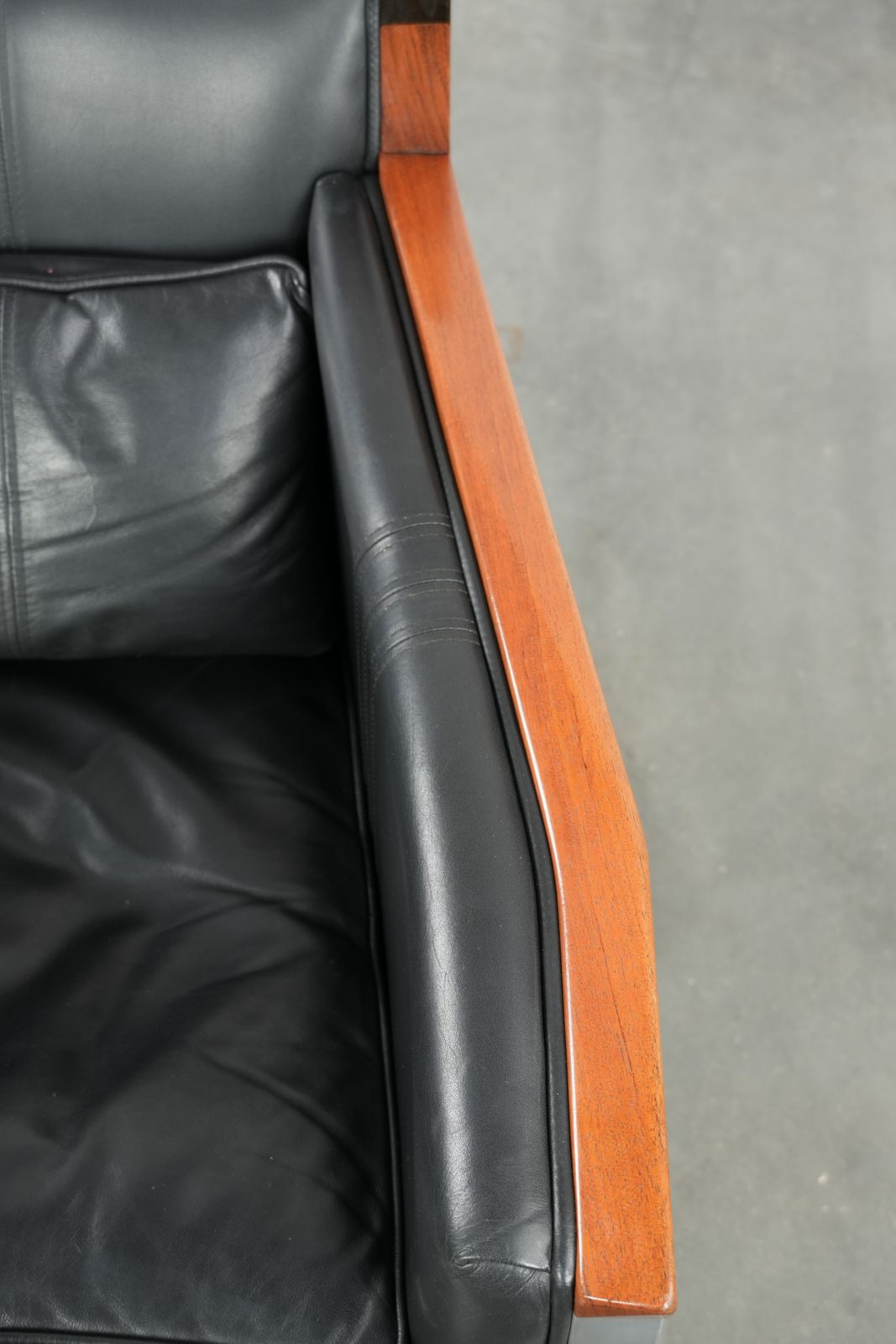 Zwarte Leren Art Deco Fauteuil, Schuitema Decoforma Serie, Goede Staat photo vintage
