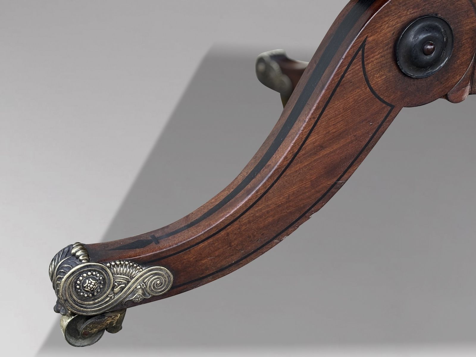 photo furniture 18th Century George III Period Mahogany Brass & Ebony Inlay Centre Table