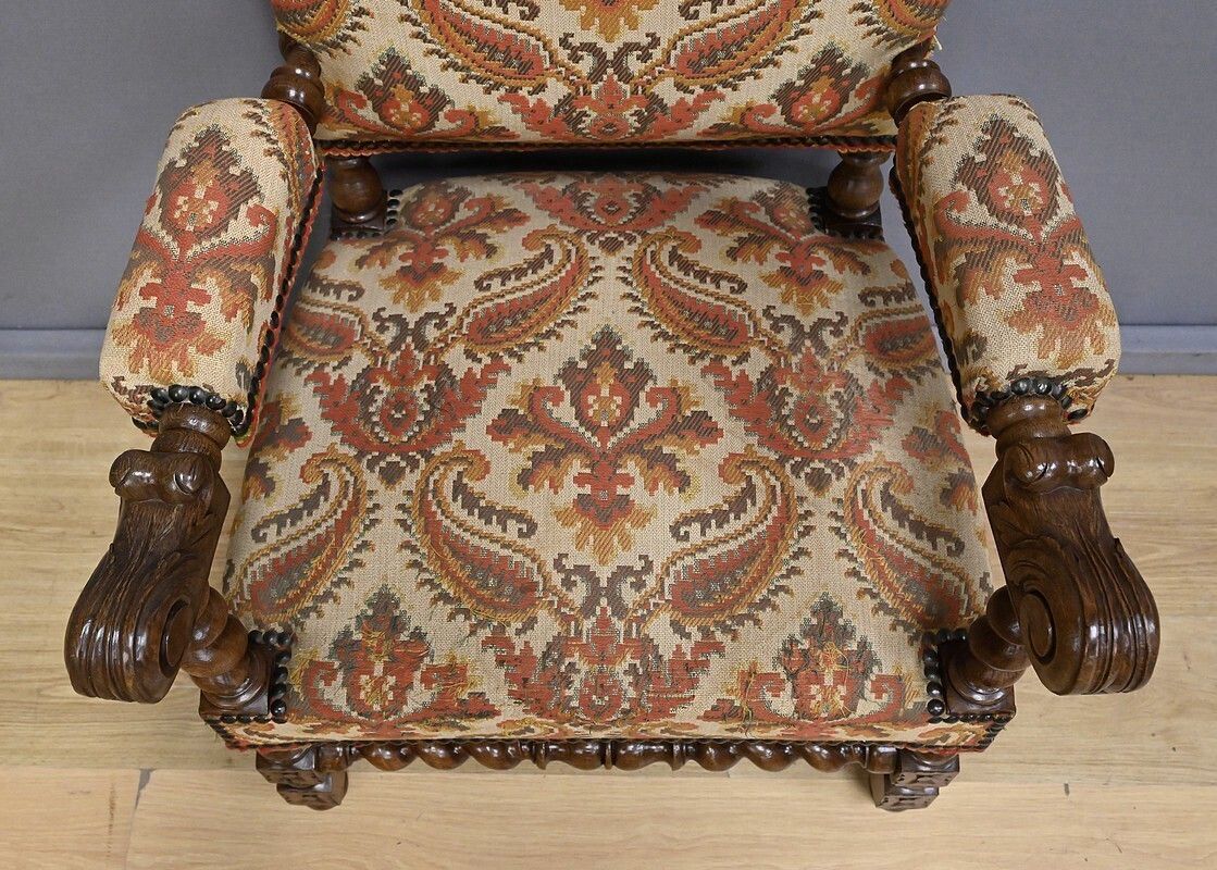 Oak State Chair, Louis XIII Style – Early 20th Century photo vintage