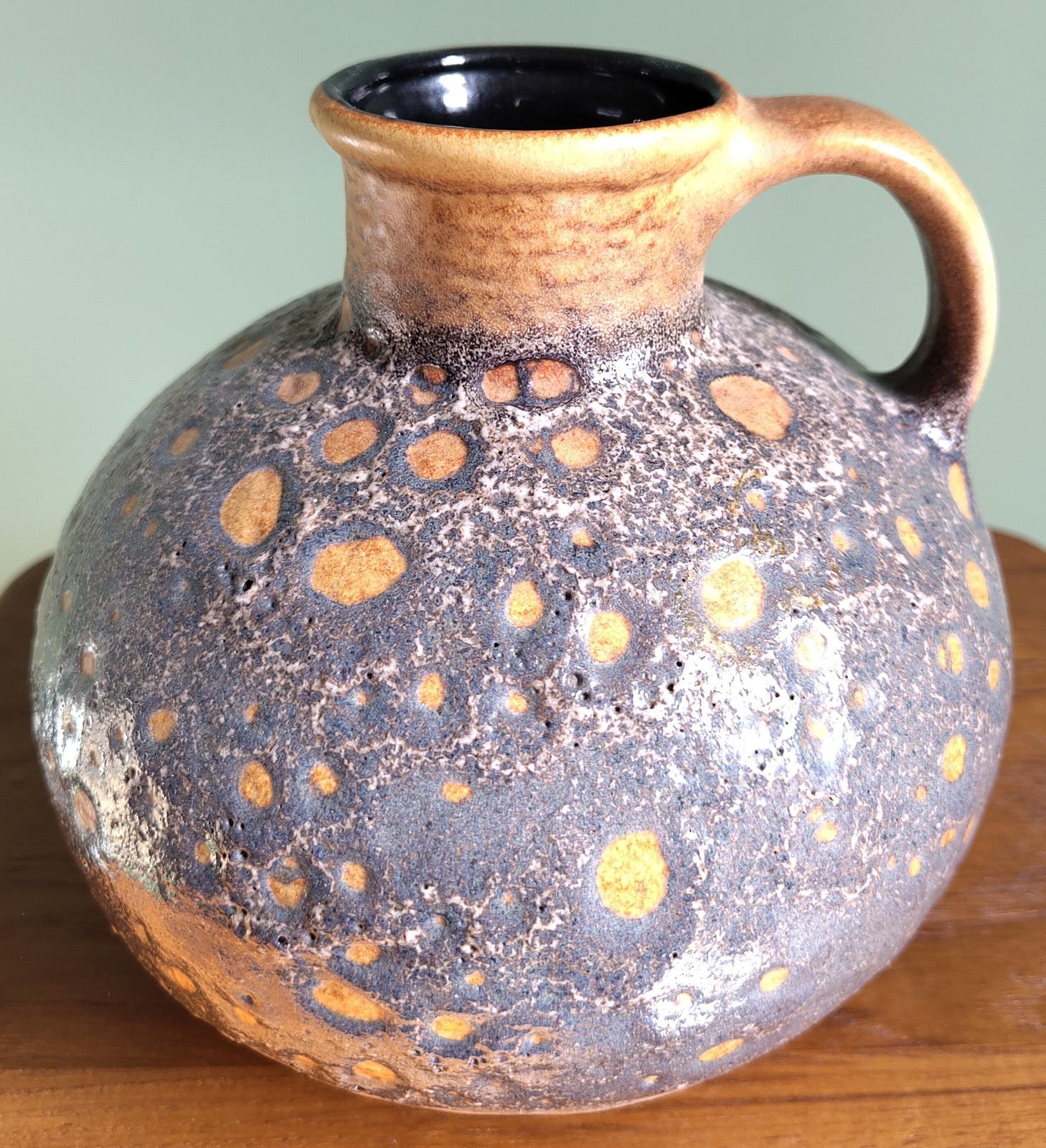 Jasba 30113‑18 Mid‑Century Fat Lava Vase (18 Cm) — Ochre & Grey Volcanic Glaze, Cinematic Retro‑Sci‑Fi Aesthetic