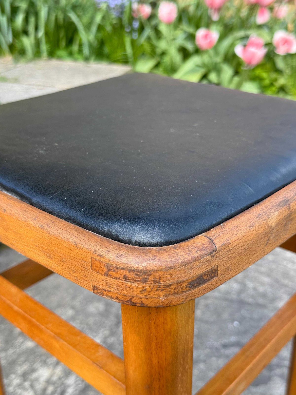 Mid Century Wooden Stool With Black Vinyl Seat – Retro Occasional Stool 1960s photo vinterior