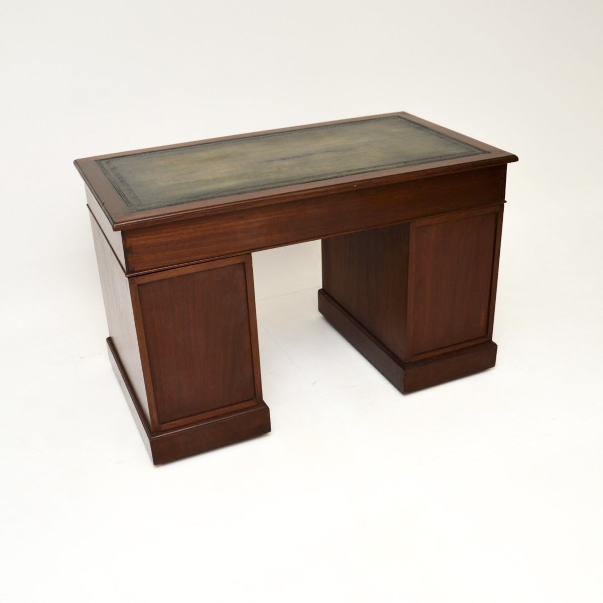 photo furniture Antique Victorian Mahogany Leather Top Pedestal Desk