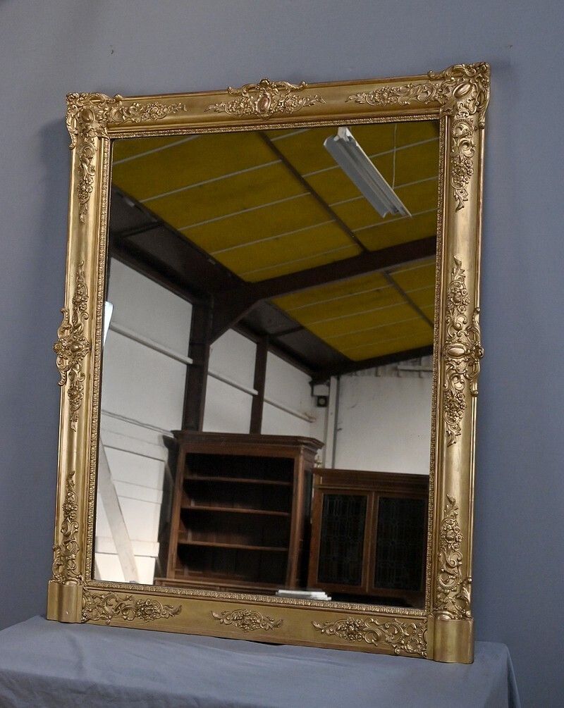 Important Gilded Wood Mirror, Restoration Style – 19th Century photo for sale