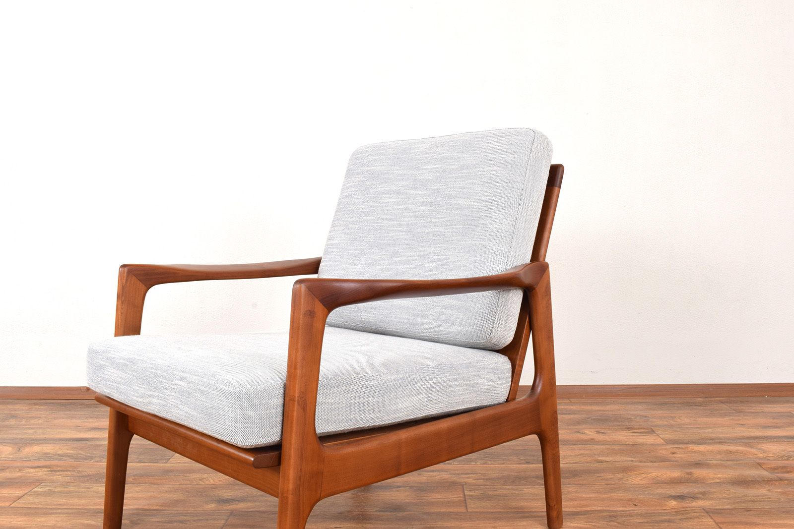 Mid Century Lounge Chair By Illum Wikkelsø, 1960s. photo vintage