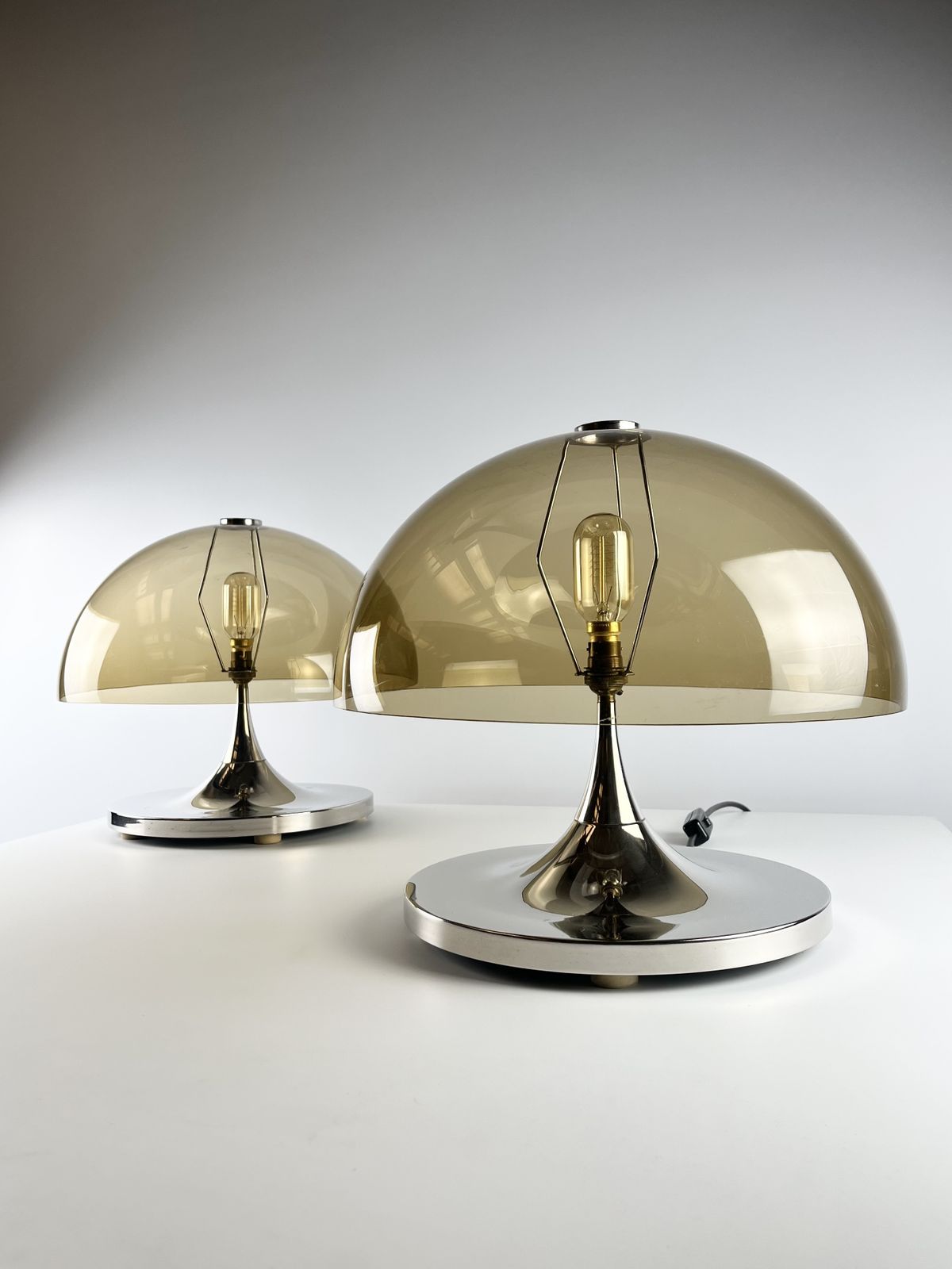 photo furniture Rare Pair Of Durlston Designs Space Age Lamps, British 1960s – 70s