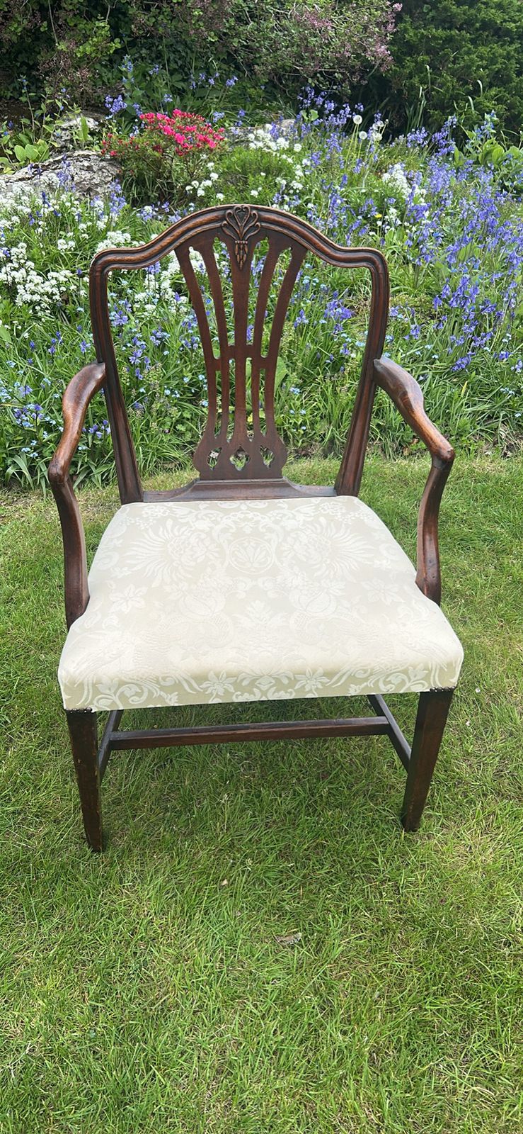 Georgian Mahogany Chair With Cream Seat