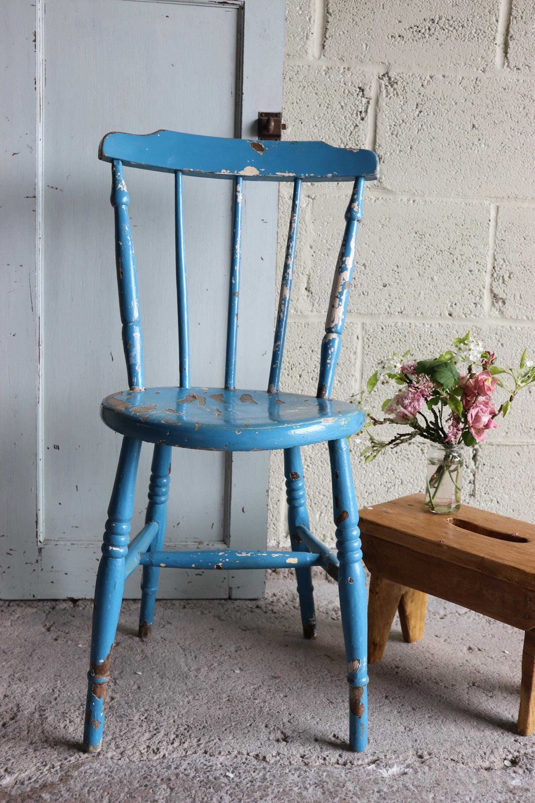 photo furniture Charming Orignal Shabby Blue Painted Spindle Back Farmhouse Penny Chair