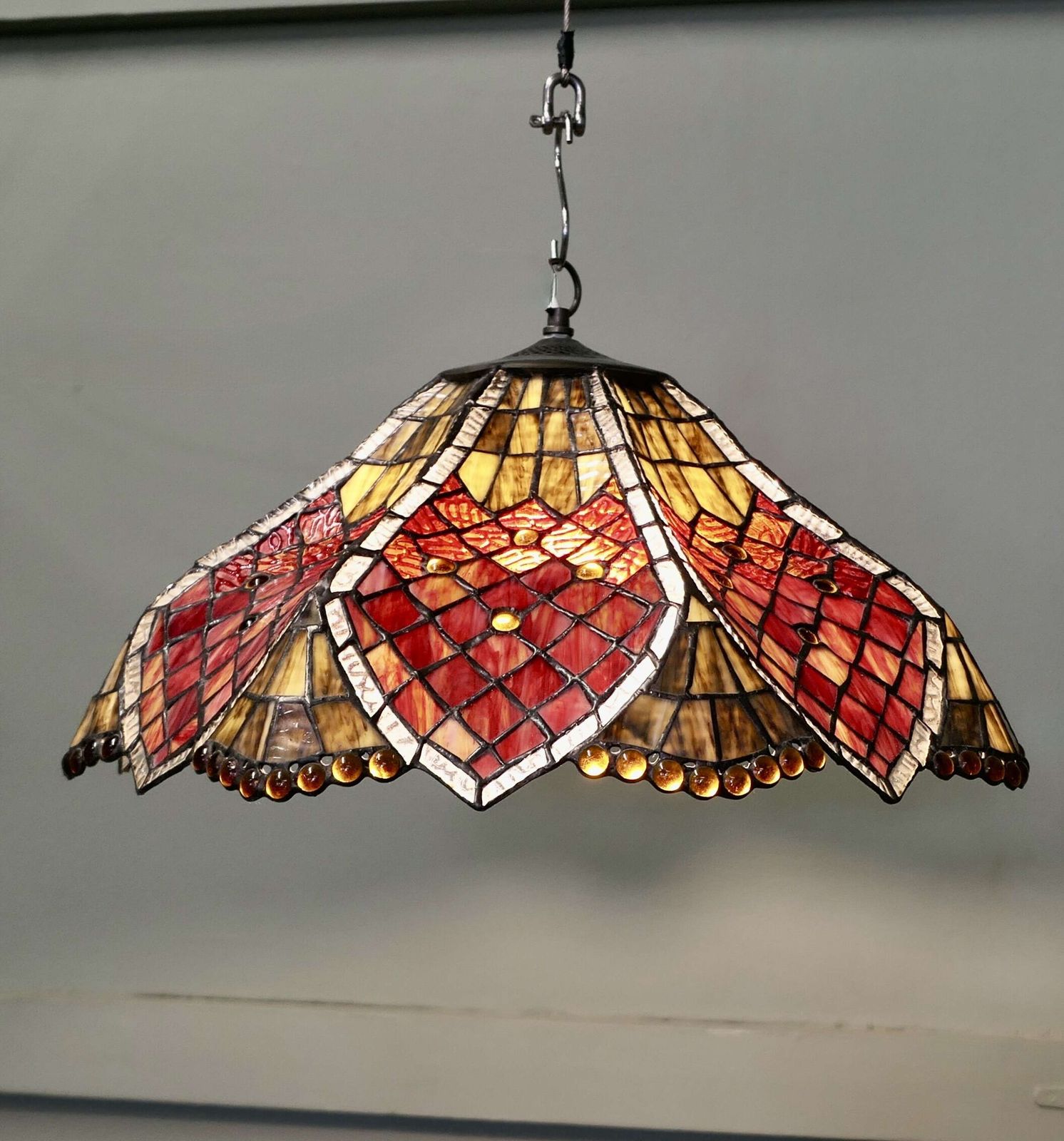 A Mid Century Tiffany Style Arts And Crafts Lampshade A Lovely Large Lampshade