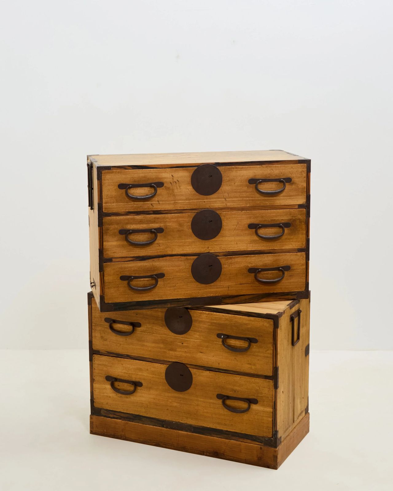 Hinoki Tansu Drawers, 1910s photo vintage