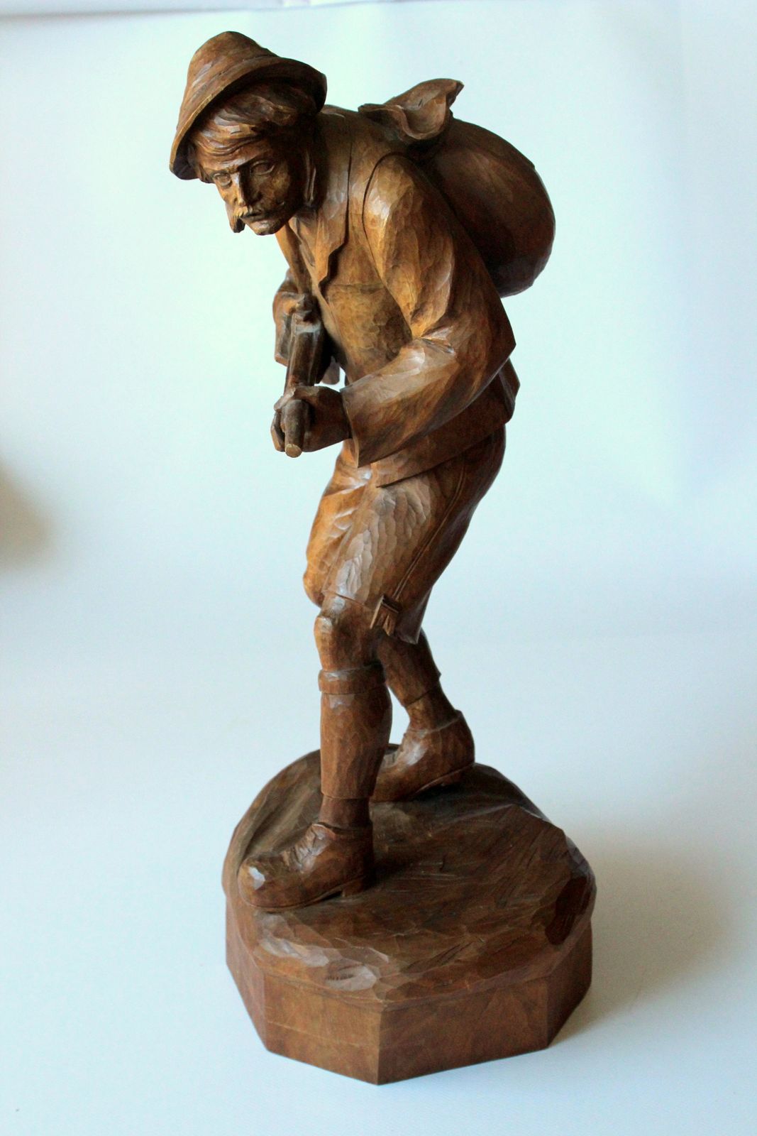 1930s   Antique Handcarved Wooden Sculpture Of A Hunter photo furniture