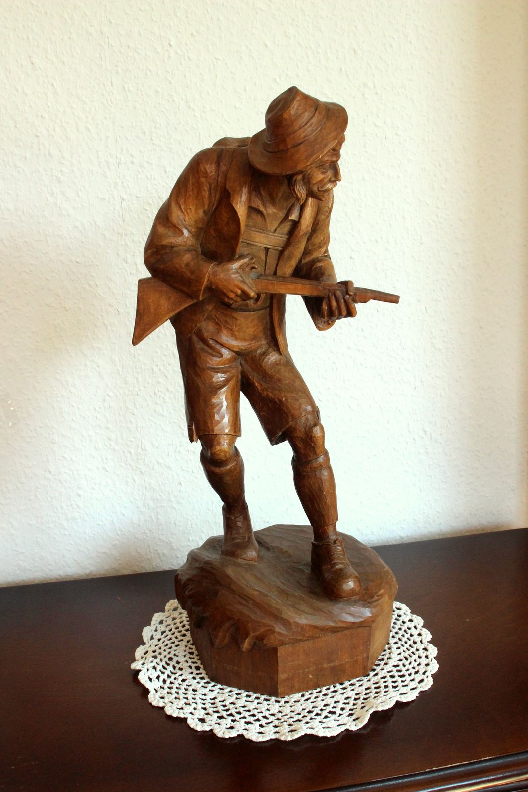 1930s   Antique Handcarved Wooden Sculpture Of A Hunter photo 159.0