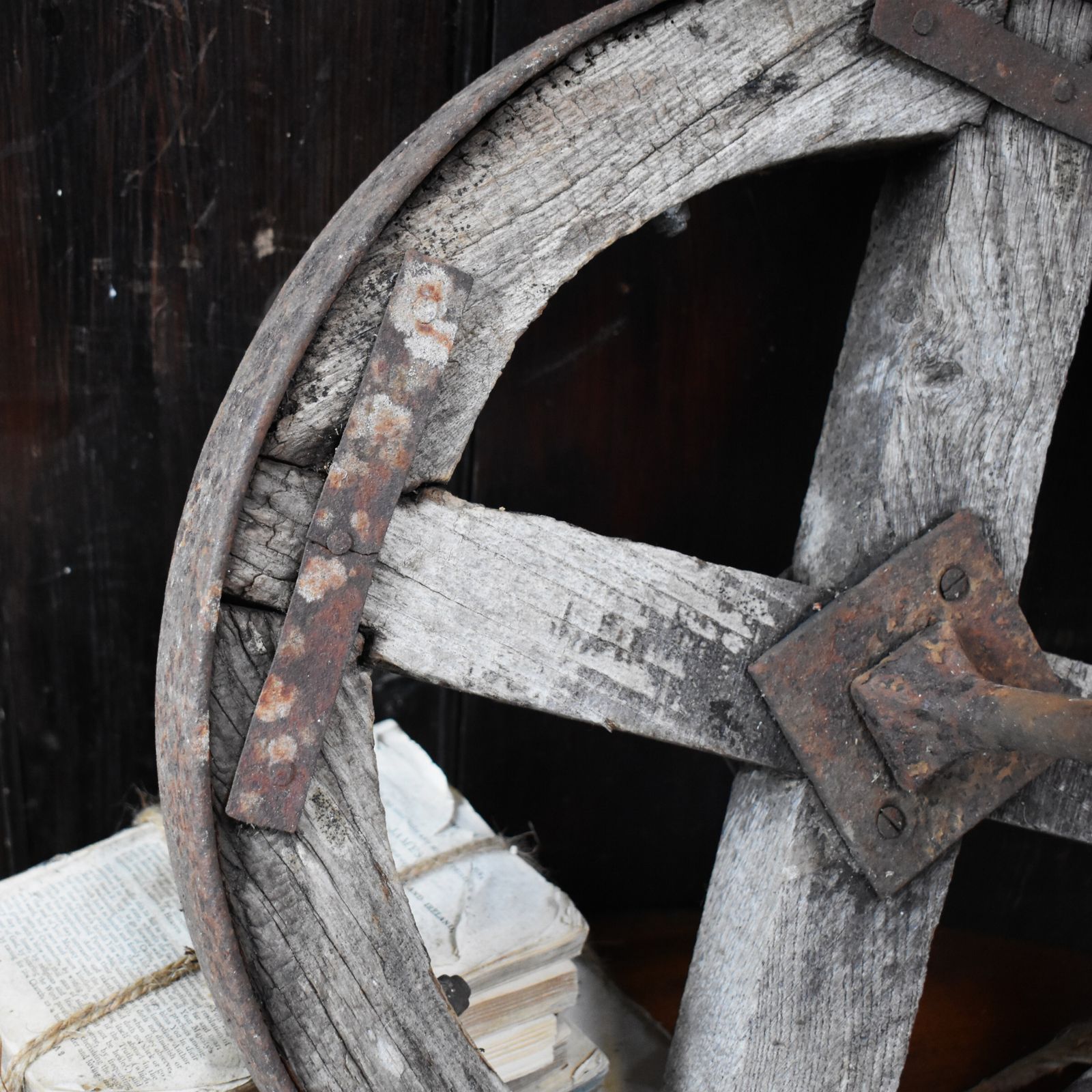 photo furniture Antique Salvaged Wooden Garden Decorative Display Cart Wheel