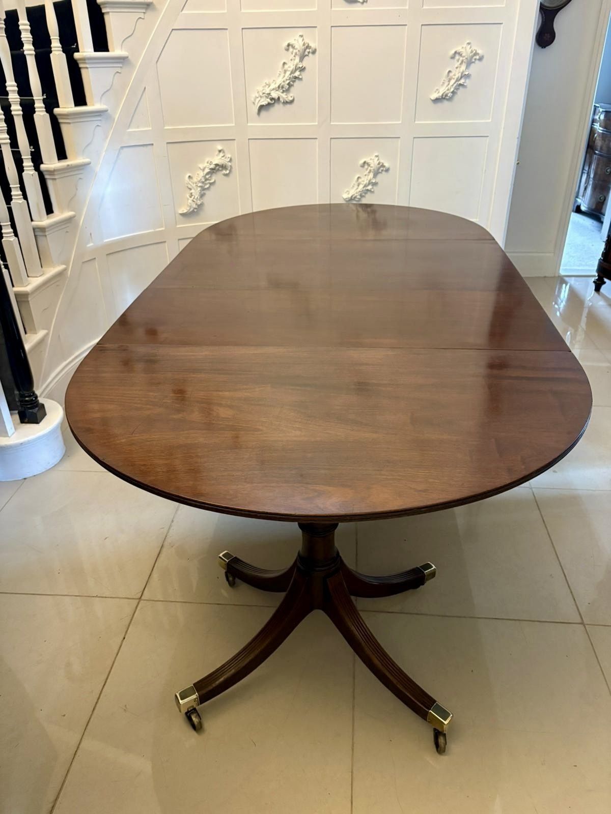 photo vinterior Antique Mahogany Triple Pillar Dining Table 12–14 Seater Extending With Two Leaves