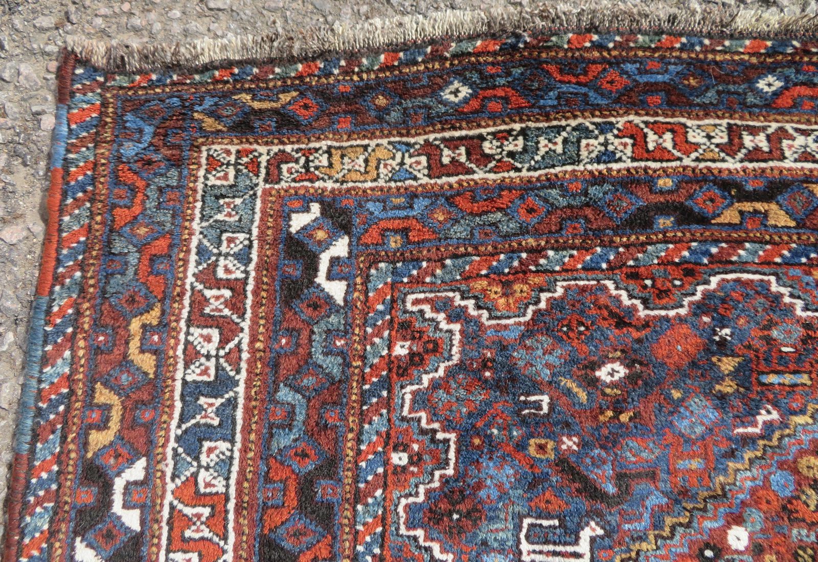 photo vinterior Antique Tribal Rug. 214cm X 167cm.