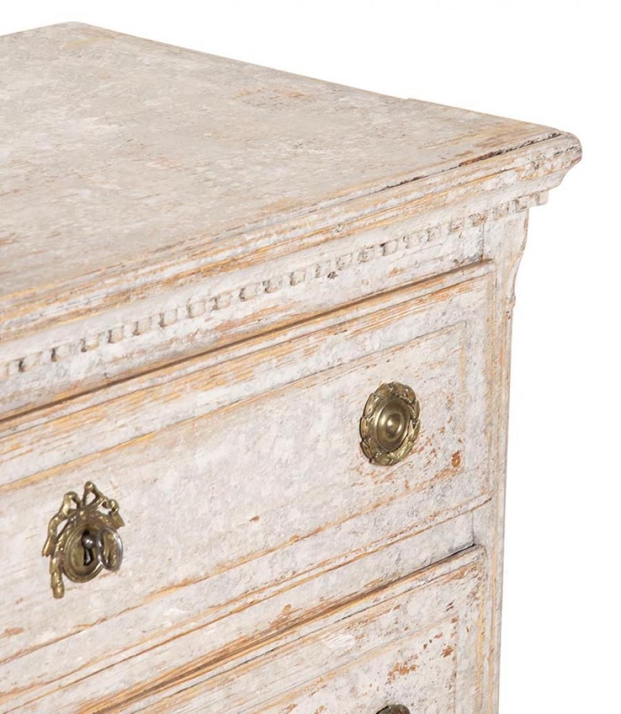 Early 19th Century Swedish Gustavian Carved Commode photo vinterior