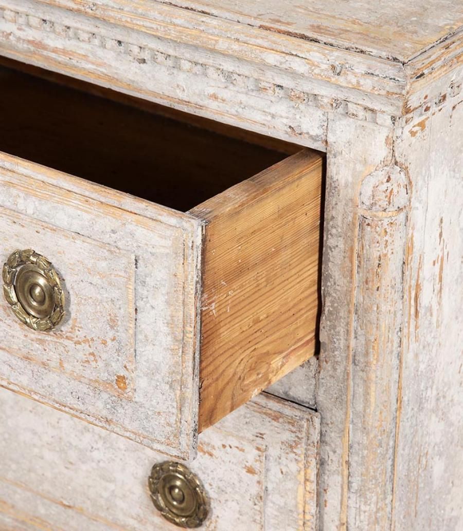 photo furniture Early 19th Century Swedish Gustavian Carved Commode