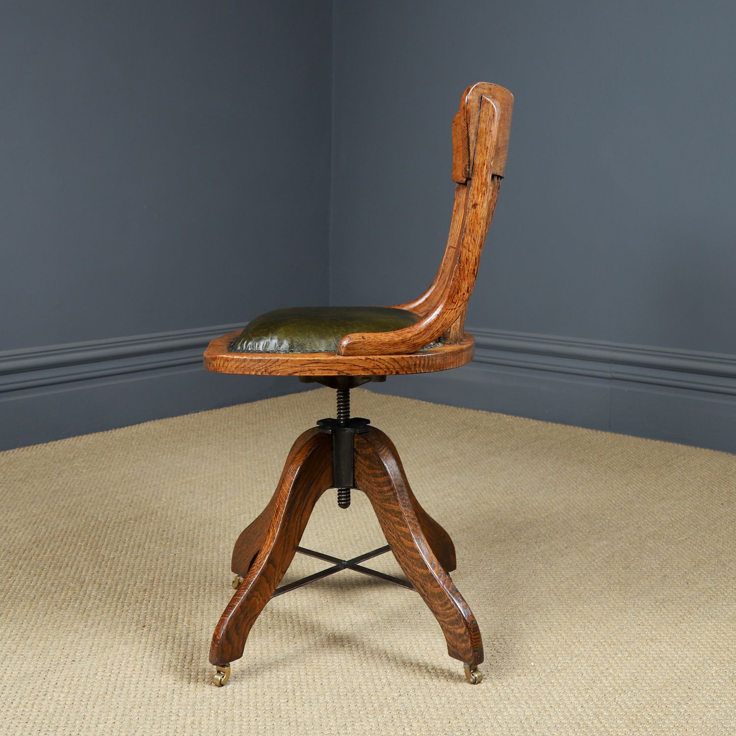 photo vintage Antique English George V Oak & Green Leather Revolving Office Chair (Circa 1920)