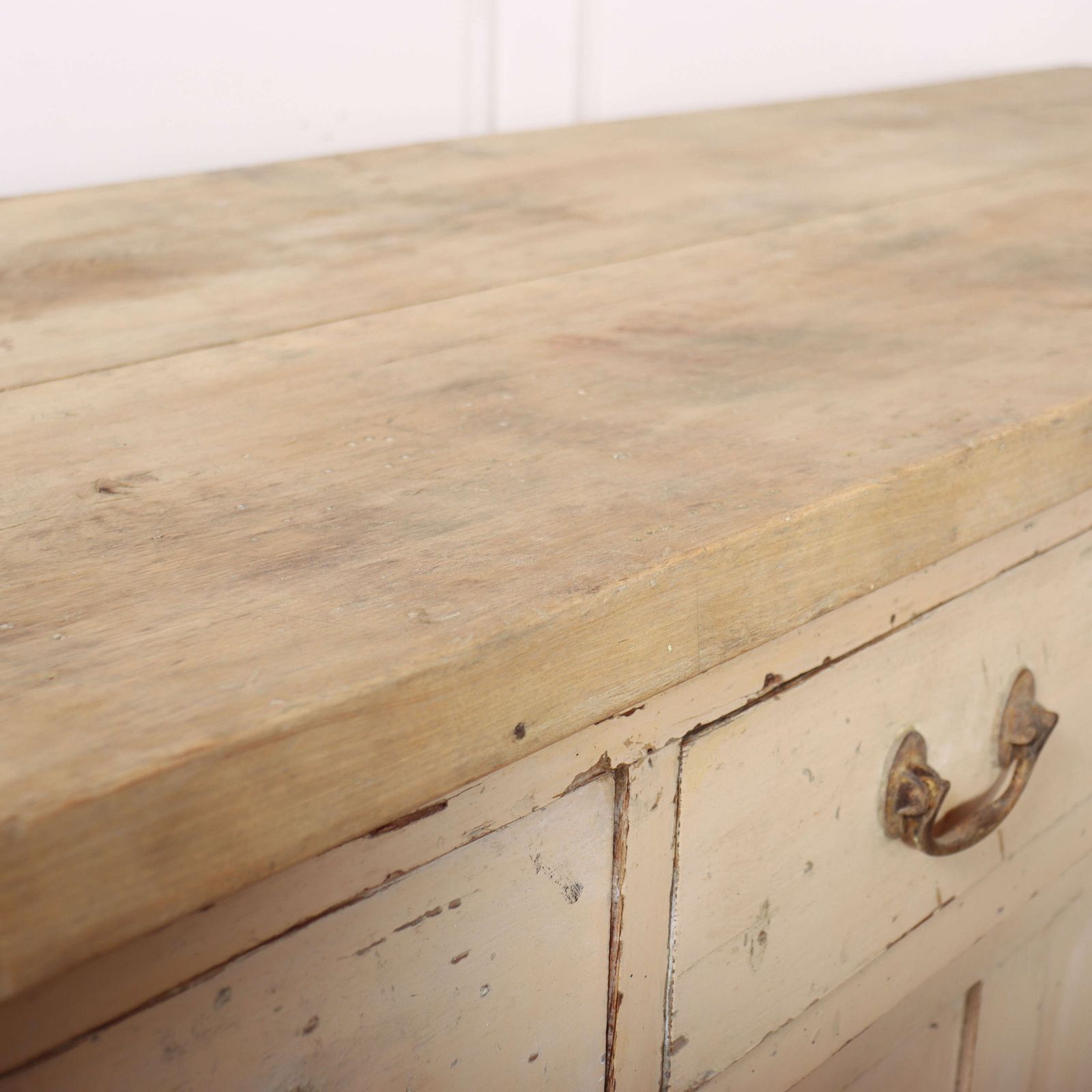 photo vintage Monumental Country House Dresser Base