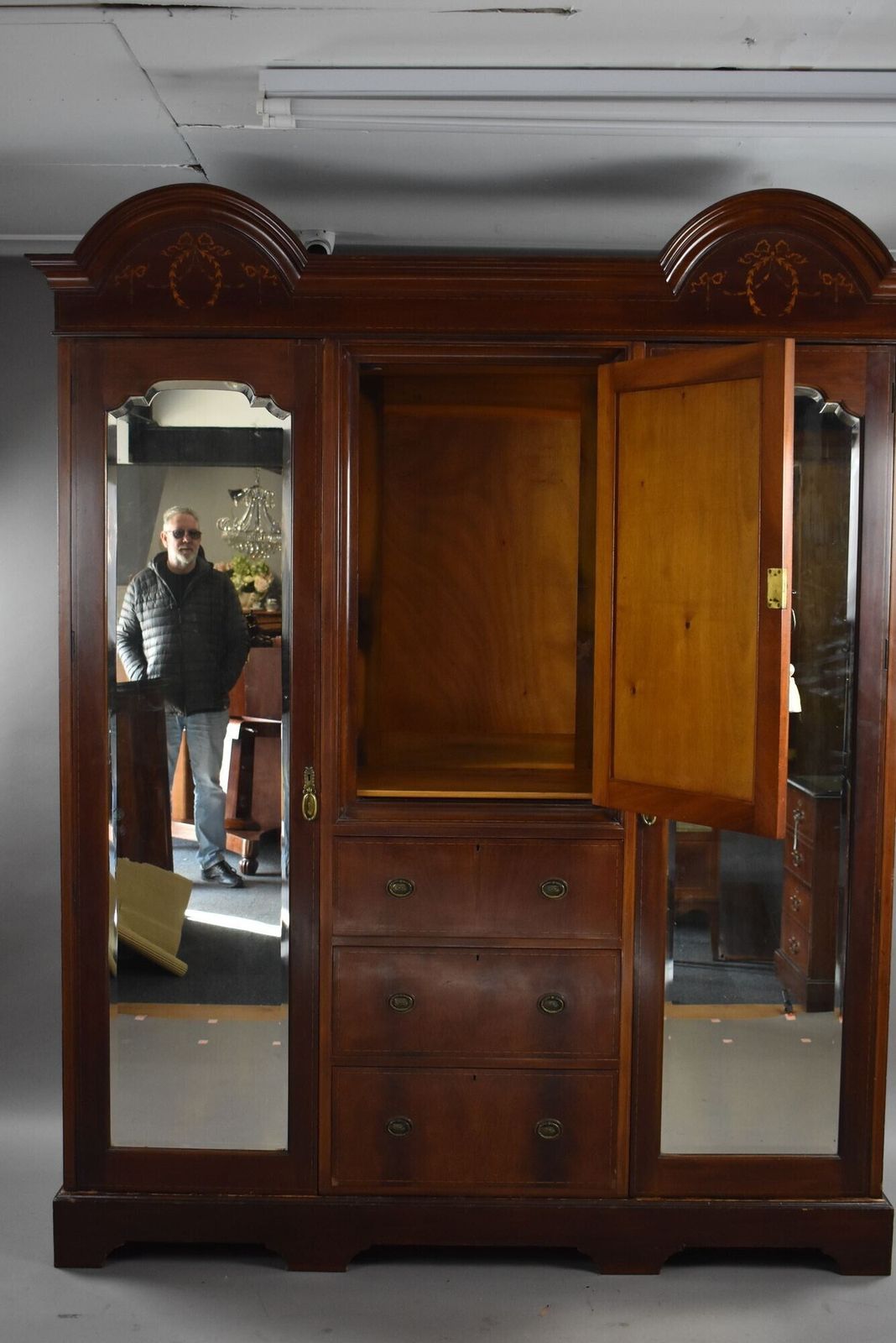 Edwardian Inlaid Mahogany Triple Wardrobe photo vinterior