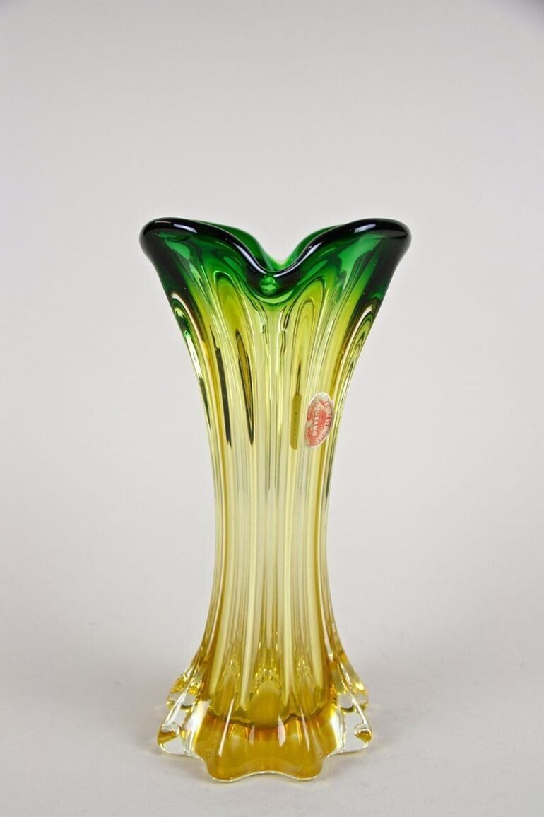 20th Century Murano Glass Vase Mid Century   Green/ Yellow, It Circa 1960/70 photo vinterior