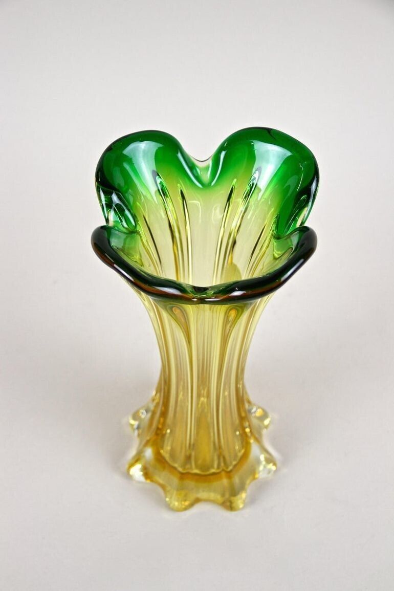 690.0 20th Century Murano Glass Vase Mid Century   Green/ Yellow, It Circa 1960/70 photo
