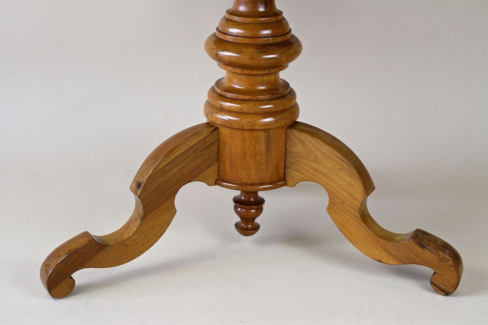 Furniture 19th Century Biedermeier Round Coffee Table With Marquetry Works, At Ca. 1860 photo