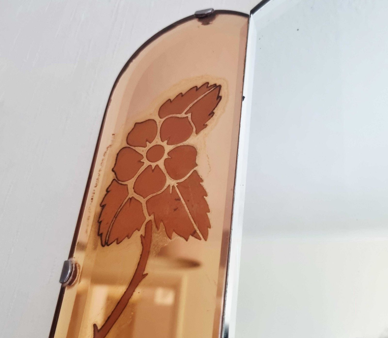 Large Art Deco Mirror: Rose Gold Tinted Panels, Floral Etching, Frameless Hanging Design photo vinterior
