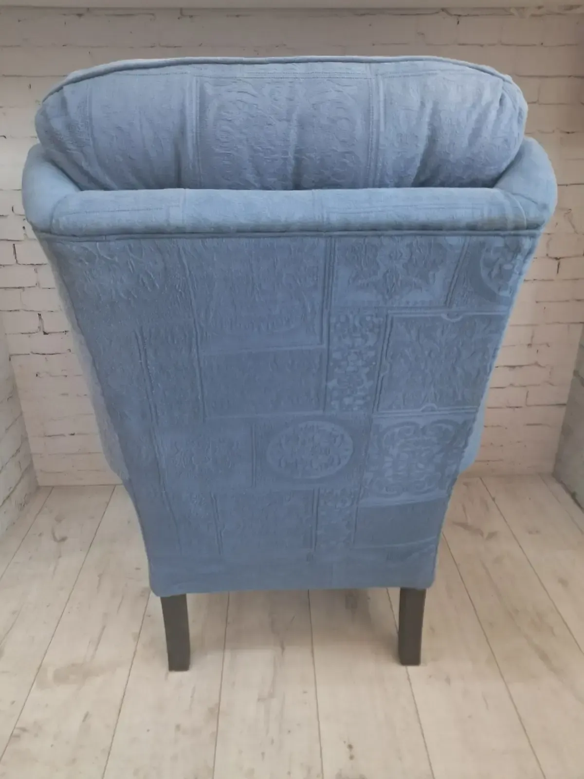 photo buy Vintage Wingback Armchair Mid Century Style Lounge Chair Buttoned