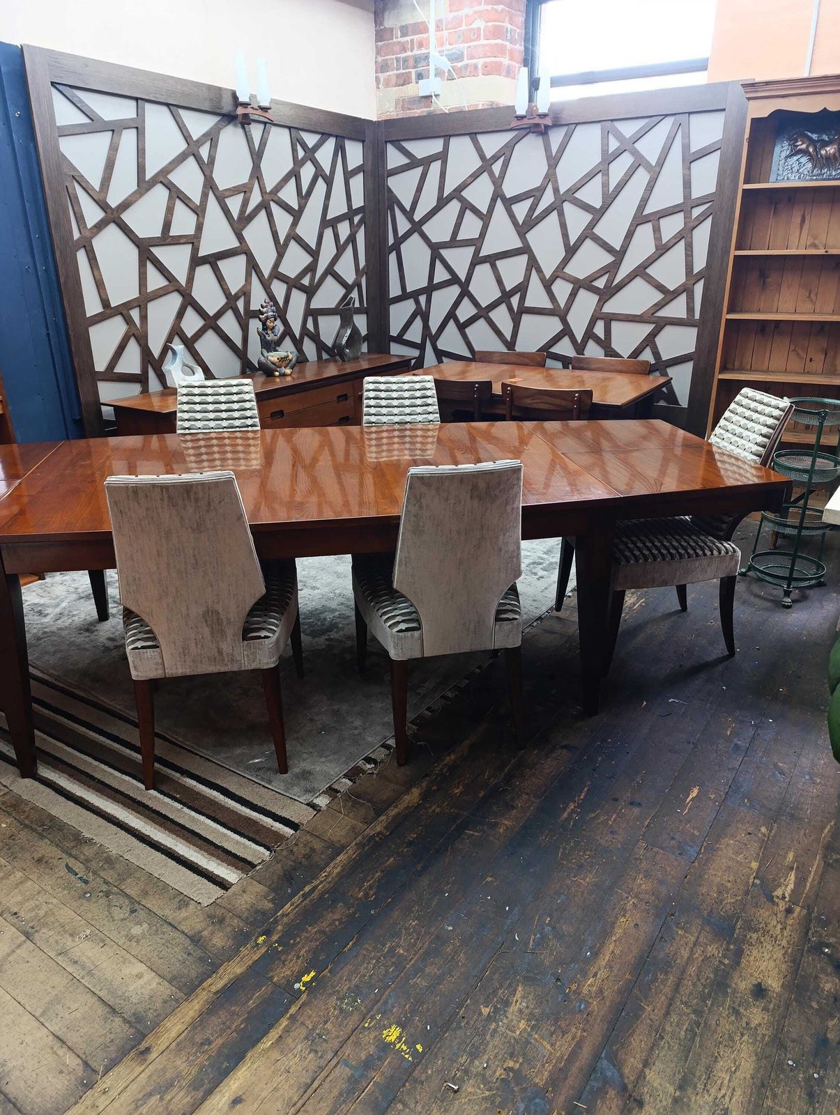 photo furniture Italian Selva Extending Dining Table With Six Upholstered Chairs